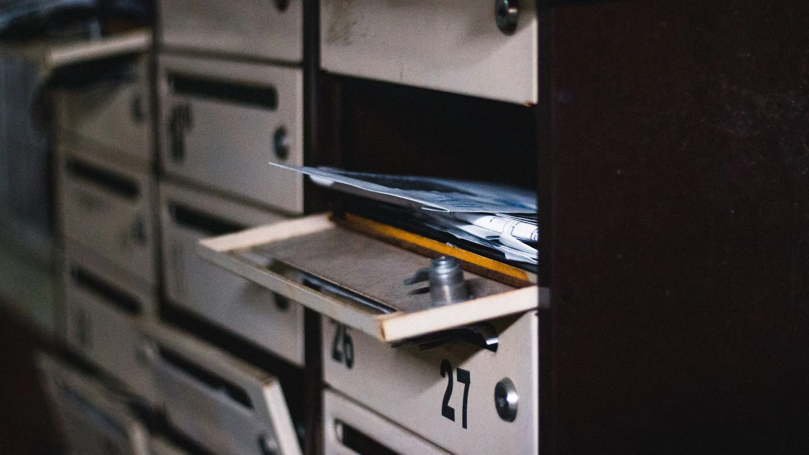 Open mailbox full of letters, representing the Medicare Annual Notice of Change (ANOC) that arrives by the end of September